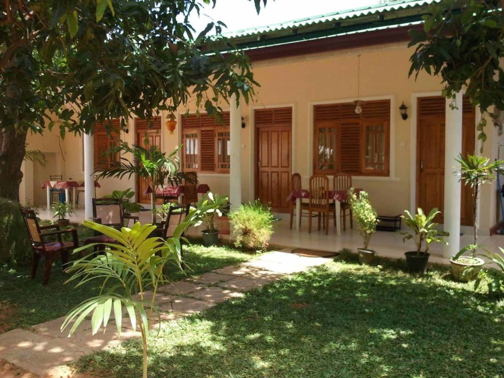 Tissa Resort Тиссамахарама Экстерьер фото