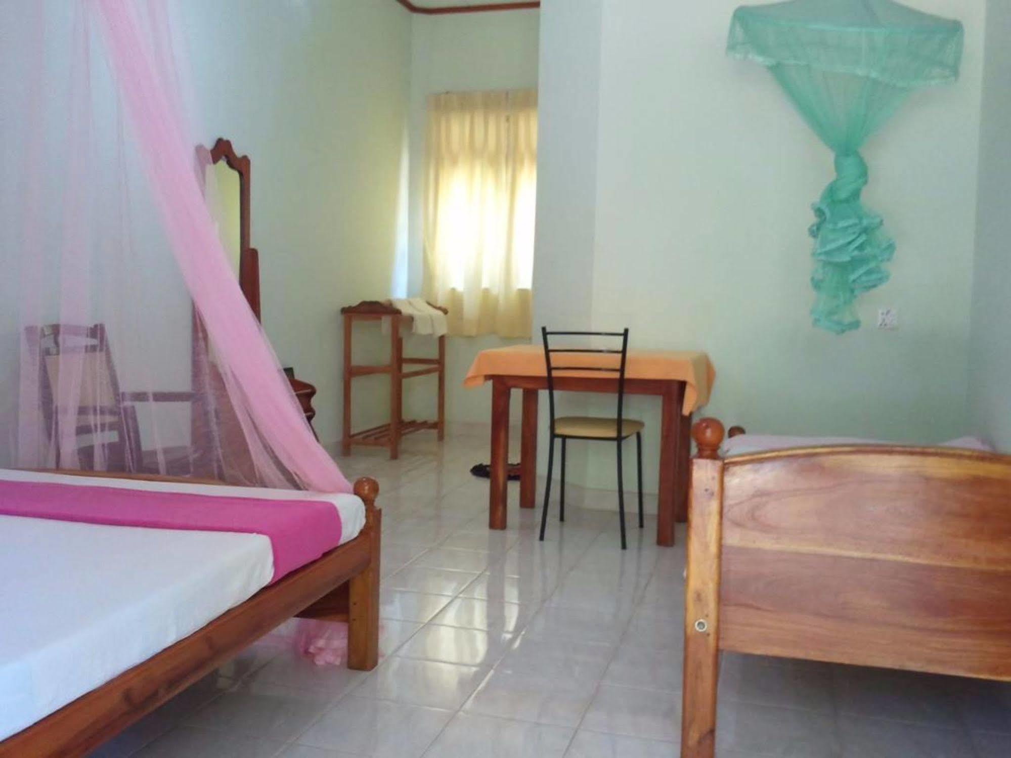 Tissa Resort Тиссамахарама Экстерьер фото