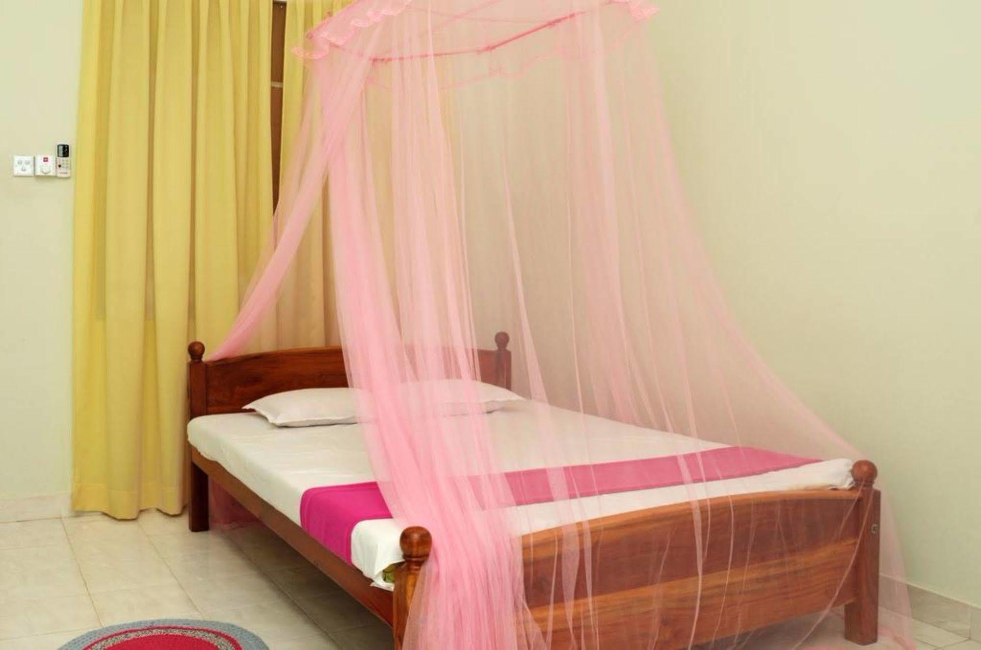 Tissa Resort Тиссамахарама Экстерьер фото